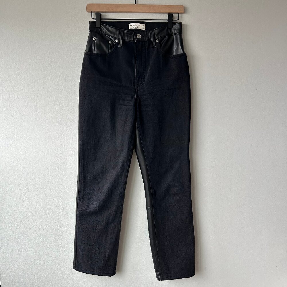 Abercrombie 90s Straight Faux Leather Jeans Women 26 Short Ultra High Rise Black - Picture 2 of 10